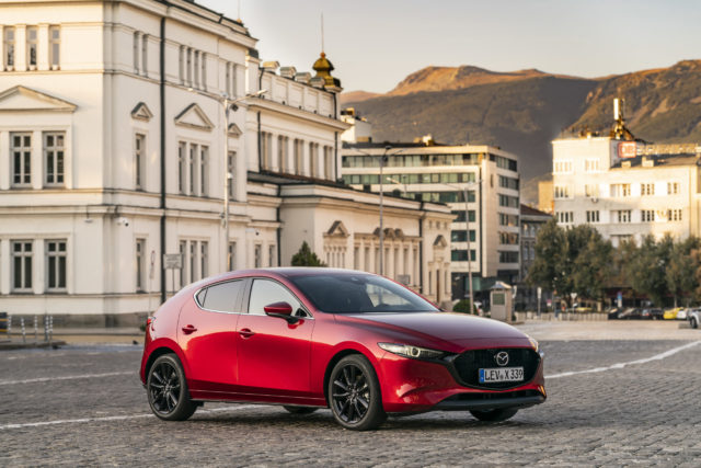Mazd3_skyactiv x_static_hb_soul_red_crystal 10.jpg