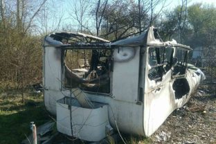 zhorený karavan