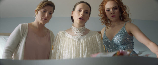 Laska_hory_prenasa_lenka_krobotova_anna_fialova_bronislava_kovacikova.jpg