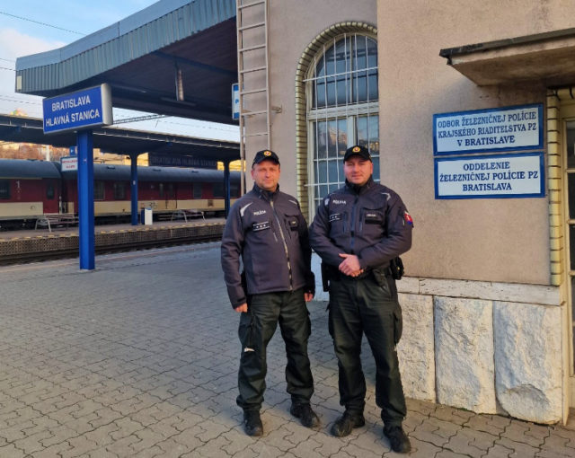 Bratislava zeleznicna stanica policia.jpg