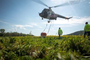 Špeciálny zásah, počas ktorého sa aplikoval larvicíd BTI z helikoptéry v území Devínskej Novej Vsi pozdĺž rieky Moravy