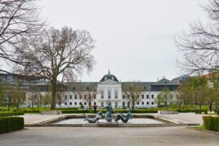 Grassalkovichova zahrada prezidentsky palac stare meste revitalizacia.jpg