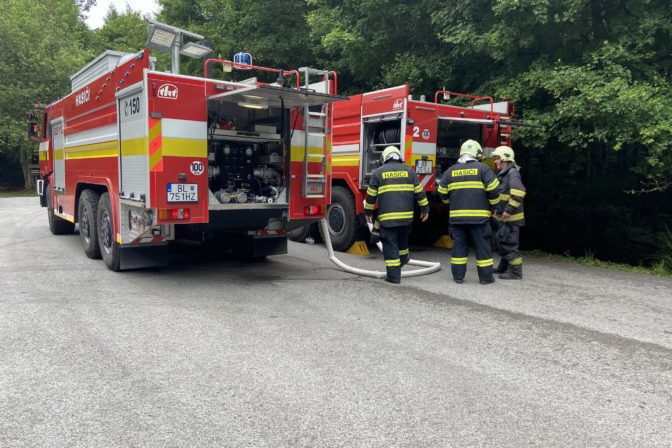 Hasici povodne zasah.jpg