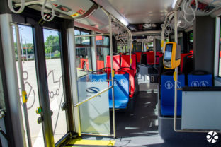 Trolejbus megatrolejbus dopravný podnik bratislava .jpg