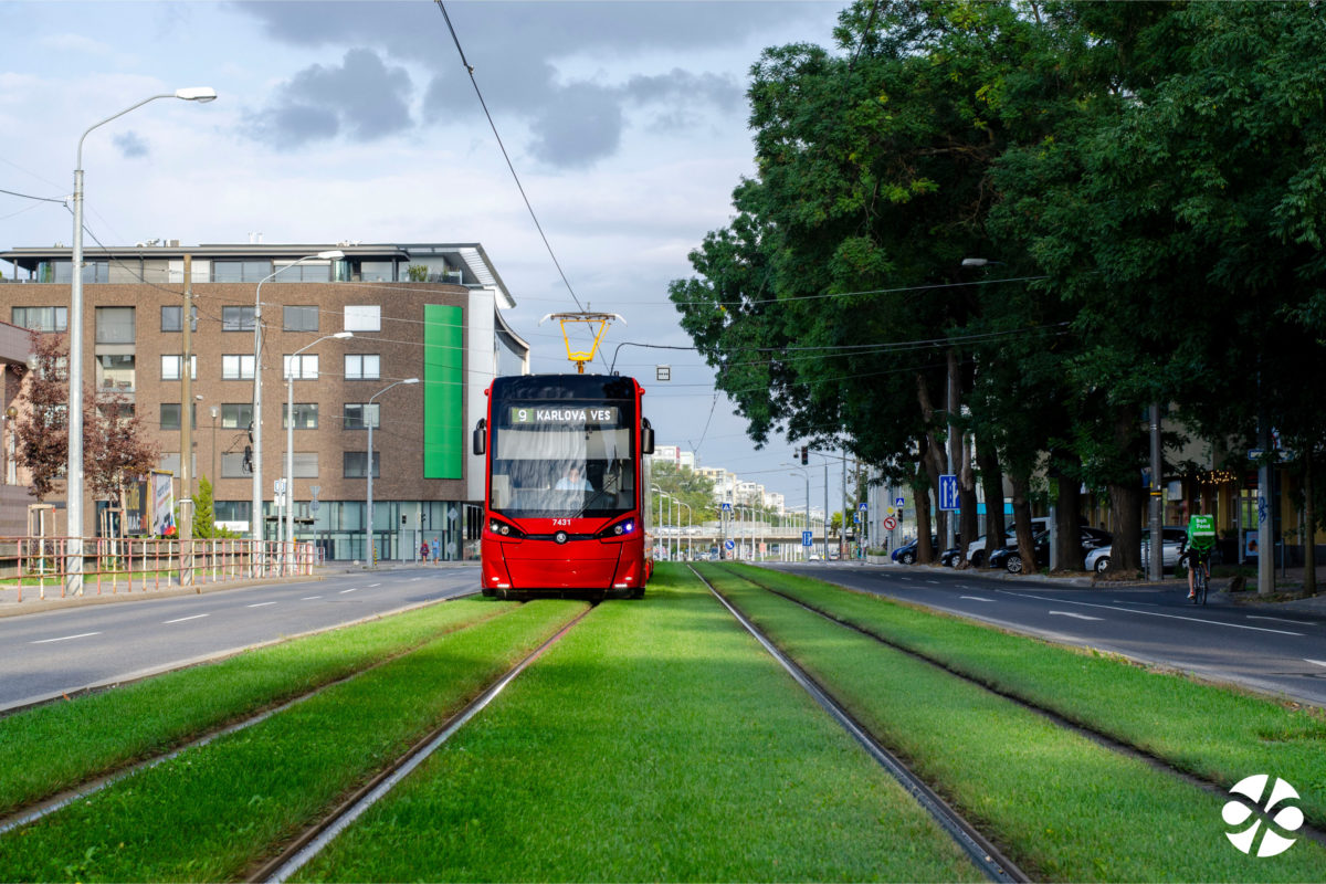 DPB Investuje Do Pohodlného A Ekologického Cestovania. Nové Električky ...