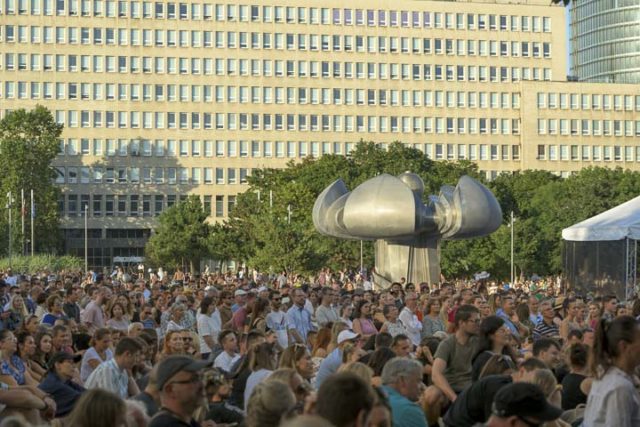 Open air koncert bratislavske kulturne leto 177 sf pri fontane foto a trizuljak 1 w jpg