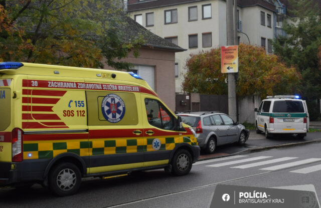 Policia bratislava nehoda zachrana zivota.jpg