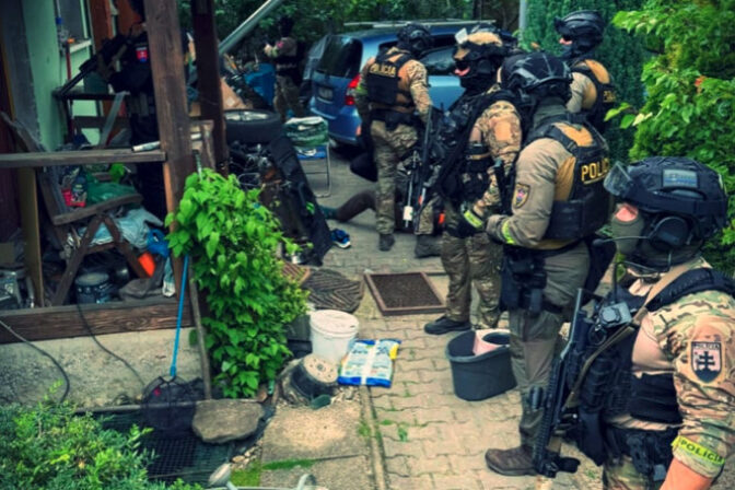 Polícia vysetrovanie Skola