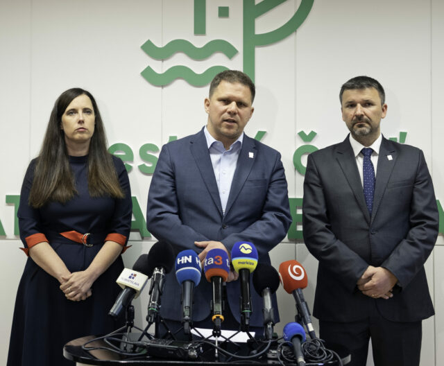 Tlacova konferencia .jpg