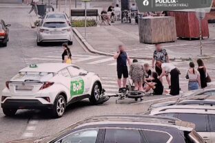 Nehoda kurier cyklista križovatka polícia