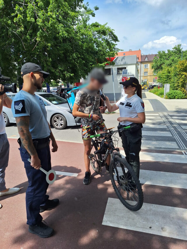 Mestská polícia cyklisti kontrola