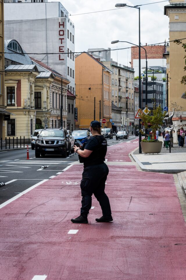 Mestská polícia cyklisti kontrola