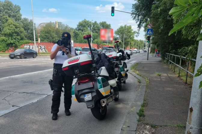 Policia meranie rýchlosť