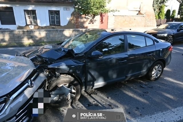 Nehoda polícia