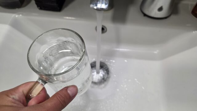 Veľká chyba, ktorú pri pití vody robia mnohí Slováci