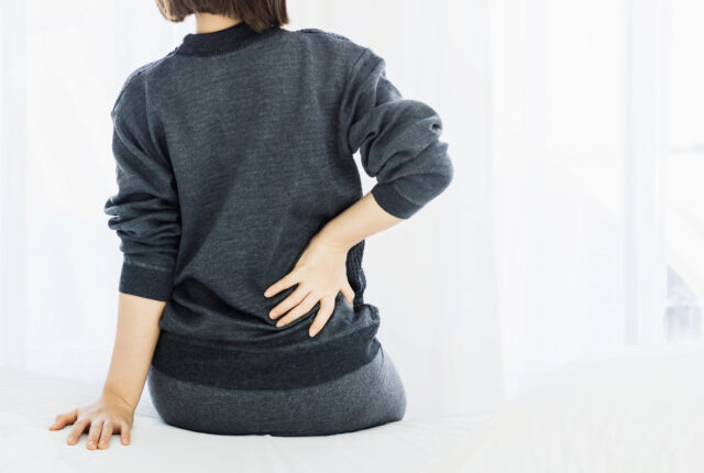 bolesť chrbta po rannom prebudení