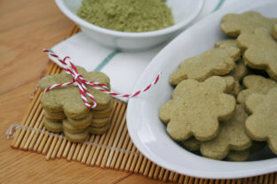 cícerovo-matchové vianočné sušienky