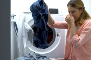 zápach z oblečenia