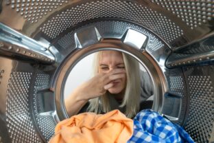 Ako odstrániť roky starú špinu z práčky