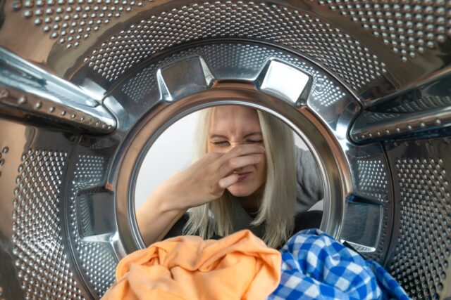 Ako odstrániť roky starú špinu z práčky