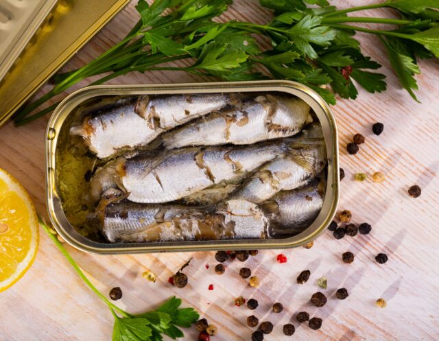 konzerva so sardinkami