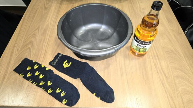 Slováci čoraz častejšie siahajú po octových ponožkách