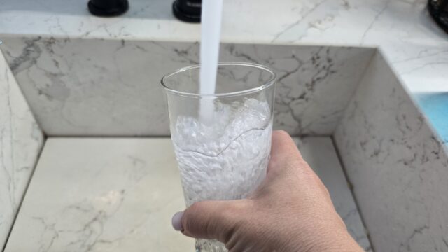 chyba pri pití vody