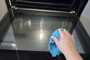 Dokonale čisté sklo na rúre bez rozoberania