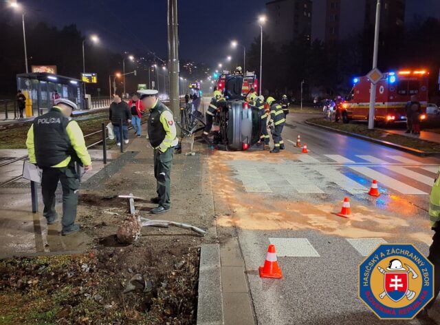 Nehoda karloveska ulica hasici