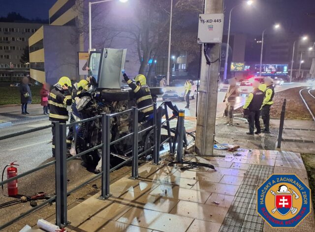Nehoda karloveska ulica hasici