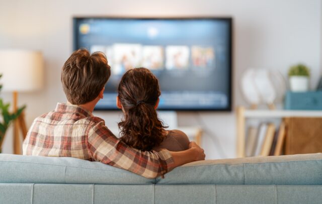 sledovanie televízora