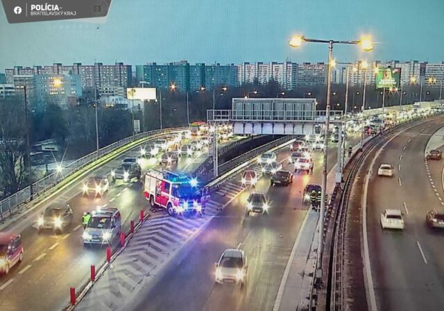 Polícia nehoda pristavny most