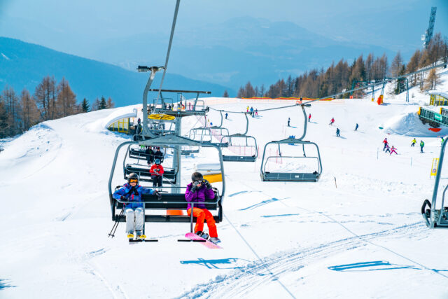 lyžiarske stredisko v Alpách