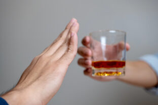 odmietanie alkoholu