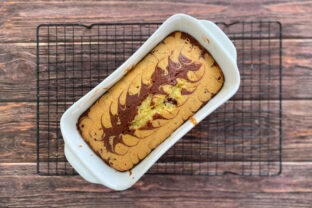 Dvojfarebný chleba s kakaom a džemom