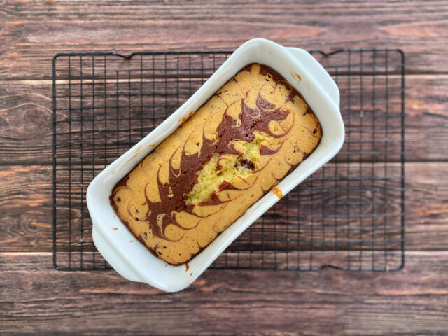 Dvojfarebný chleba s kakaom a džemom