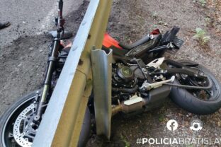 Policia nehoda pezinska