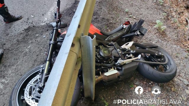 Policia nehoda pezinska
