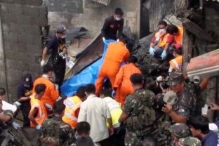 Filipíny_havária_vrtulník