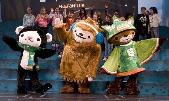 Maskoti ZOH - z ľava Miga, Quatchi a Sumi