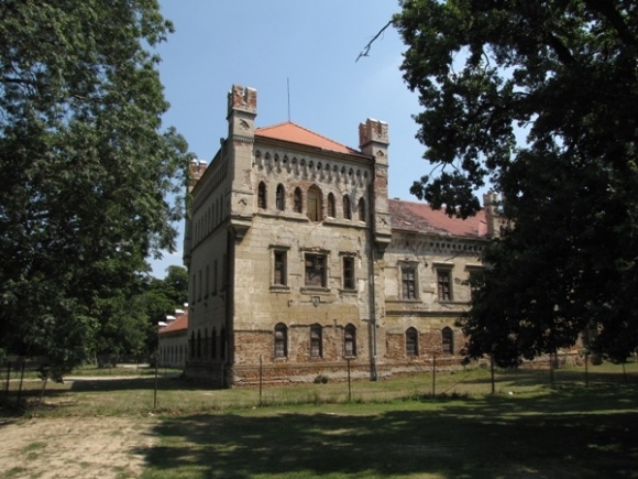 Neogotický kaštieľ v Galante