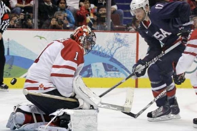 Ryan Kesler a Roberto Luongo