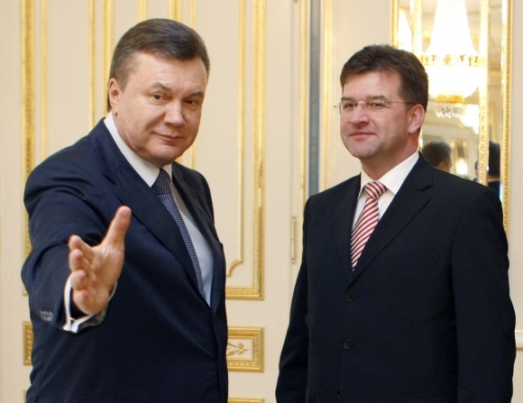 Lajčák, Janukovyč