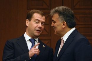 Dmitrij Medvedev, Abdulláh Gül