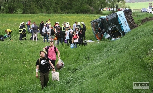 Havaroval autobus s poľskými študentmi