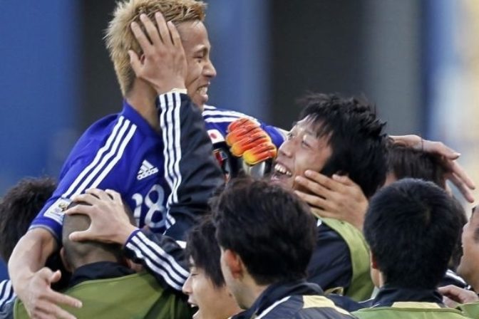 Jediný gól zápasu strelil Keisuke Honda