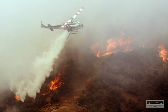 Kaliforniu trápia požiare