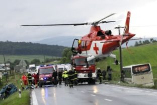 Nehoda autobus vrtulnik