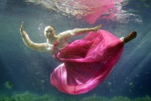 Underwater Hanbok Fashion Show