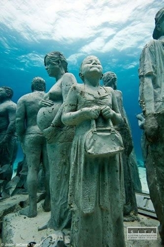 Podmorské sochy